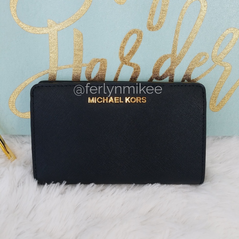 NEW Michael Kors Jet Set Travel Slim Bifold Wallet